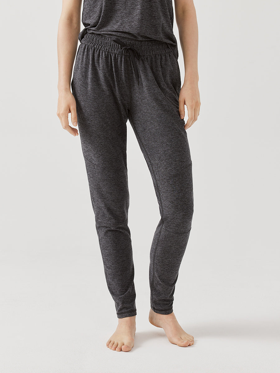 http://www.outdoorvoices.com/cdn/shop/products/W700133-HMJ-CHR_All_Day_Sweatpant_Charcoal_028_1800x.jpg?v=1658157972