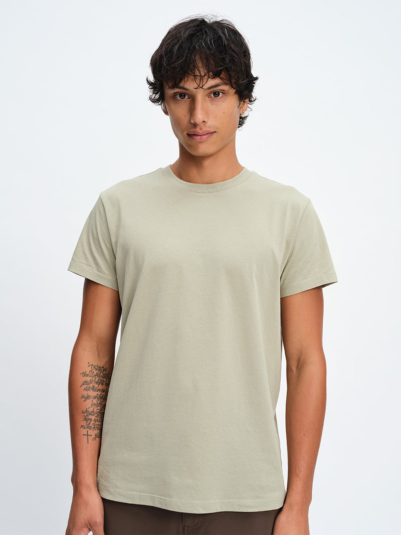 Men's Everyday Classic Shortsleeve in Eucalyptus – front close-up