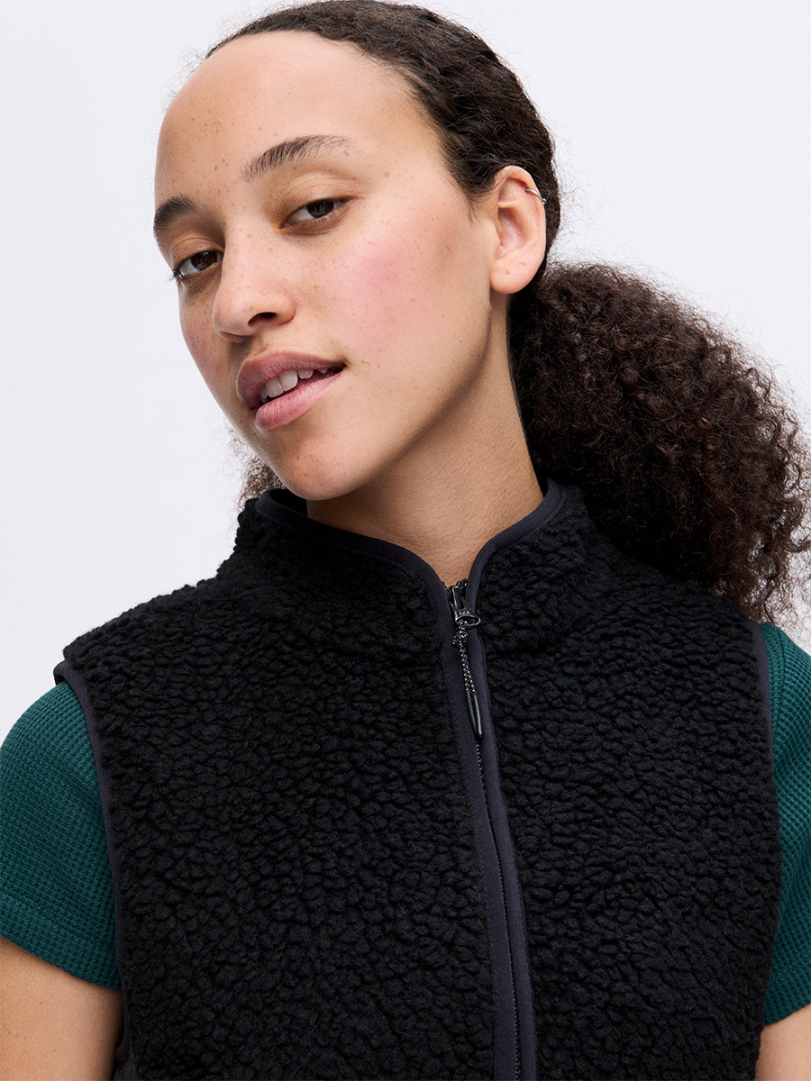 Candy Fleece Vest – Black | Outdoor Voices