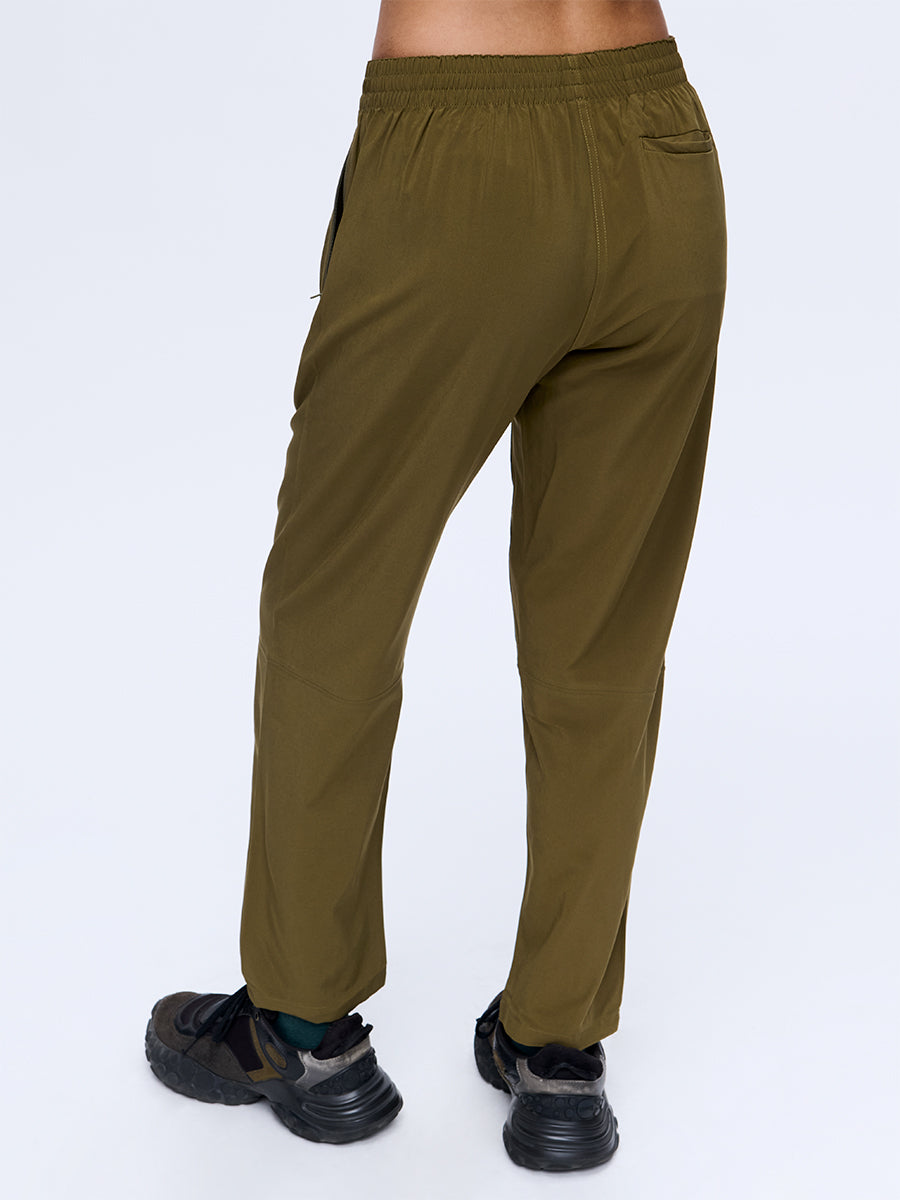 Zephyr 26” Pant – Dark Olive | Outdoor Voices