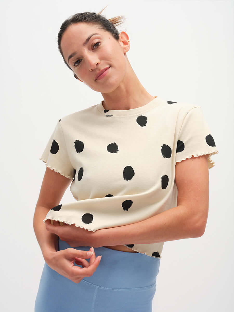 three dots フード付きボアベスト 6 USA / SMALL JPN Polka Tee in Lettuce Edge Baby Tee Fit | Outdoor Voices