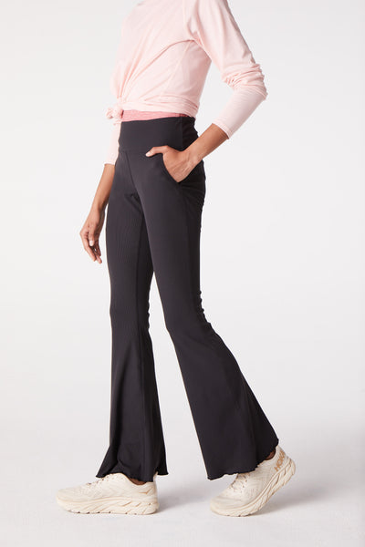 SuperForm™ Rib Flare Pant – Outdoor Voices